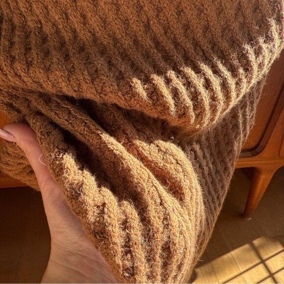 Vintage handcrafted, large pottery bowl, mid-century modern lovely design - Picture 12 of 13